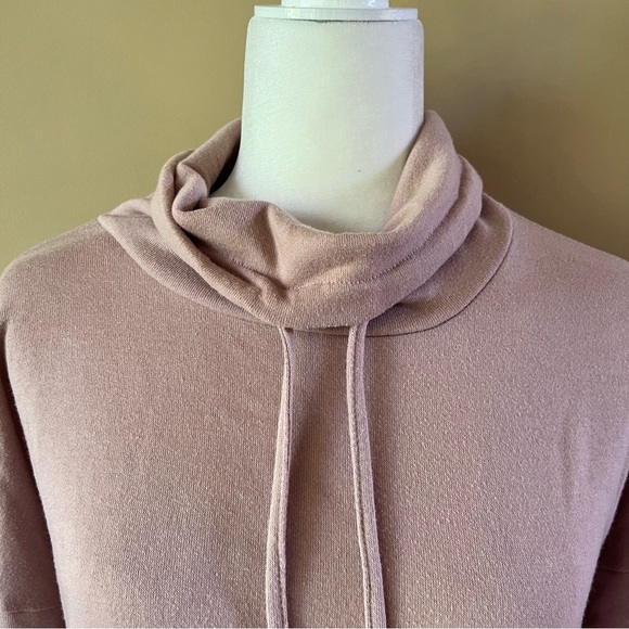 Charlotte Russe Small Pink Turtleneck Sweater Sweatshirt Top Shirt - Picture 2 of 5